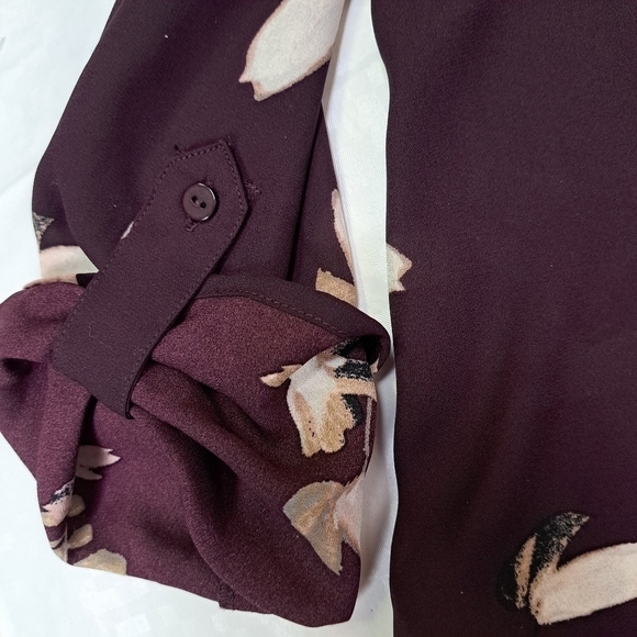 le Chateau Floral button up Blouse - Picture 9 of 13